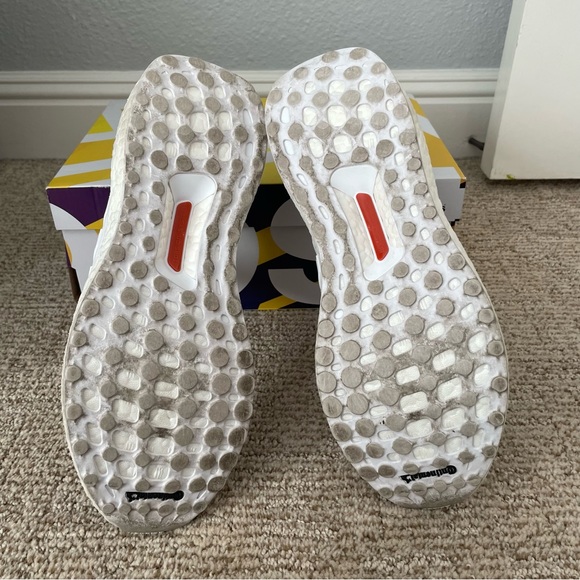 Adidas Ultraboost size 8.5 Women’s 🏃 - Picture 5 of 7